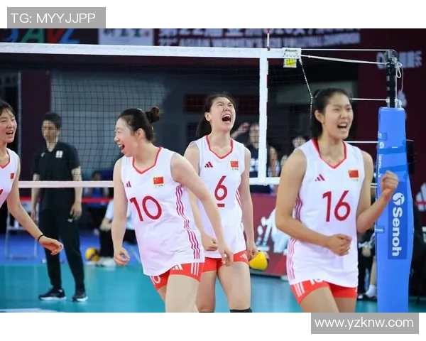 2011女排世界杯精彩对决中国女排迎战意大利队全力争胜的激烈时刻